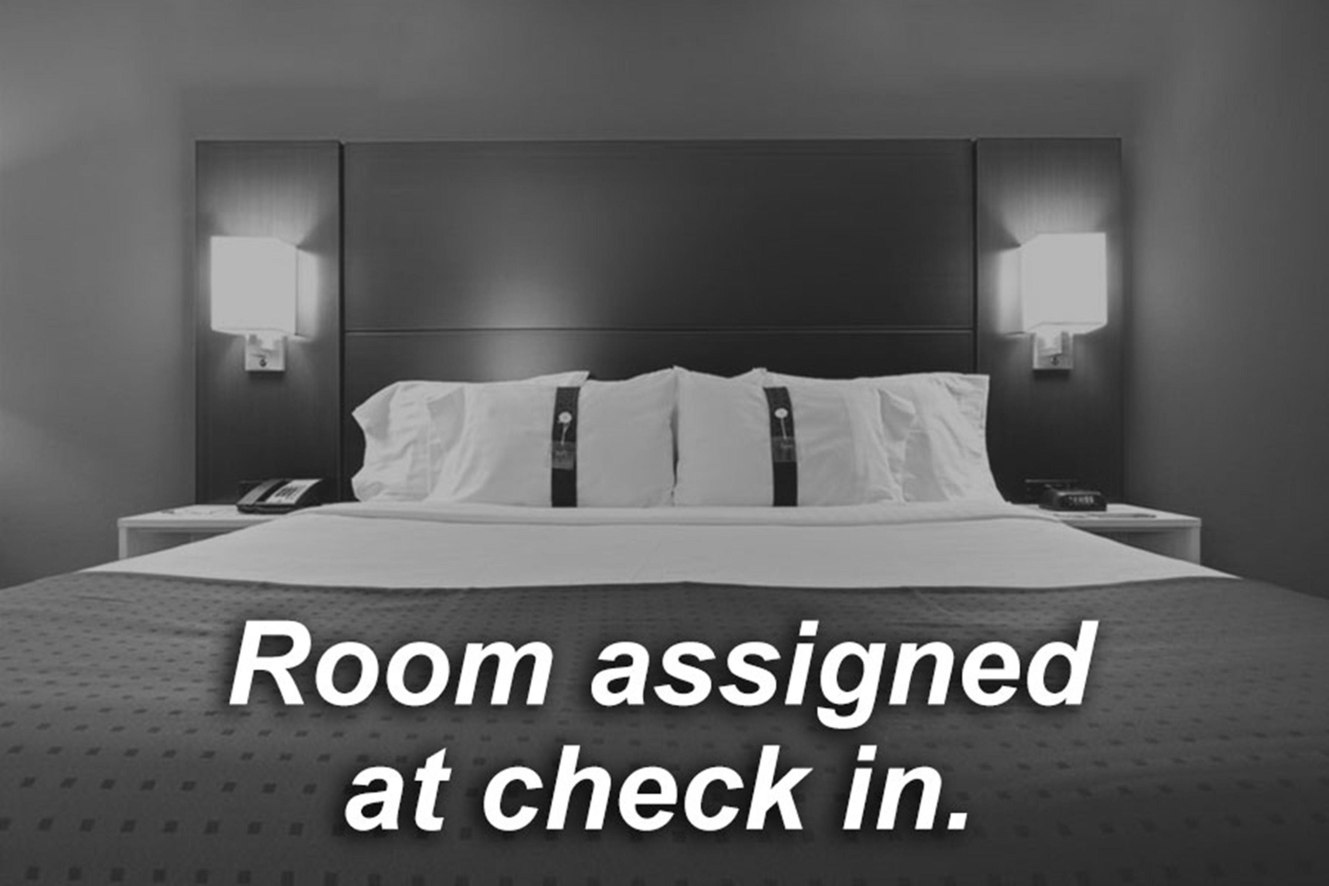 Holiday Inn Express Hotel & Suites London By Ihg Екстер'єр фото