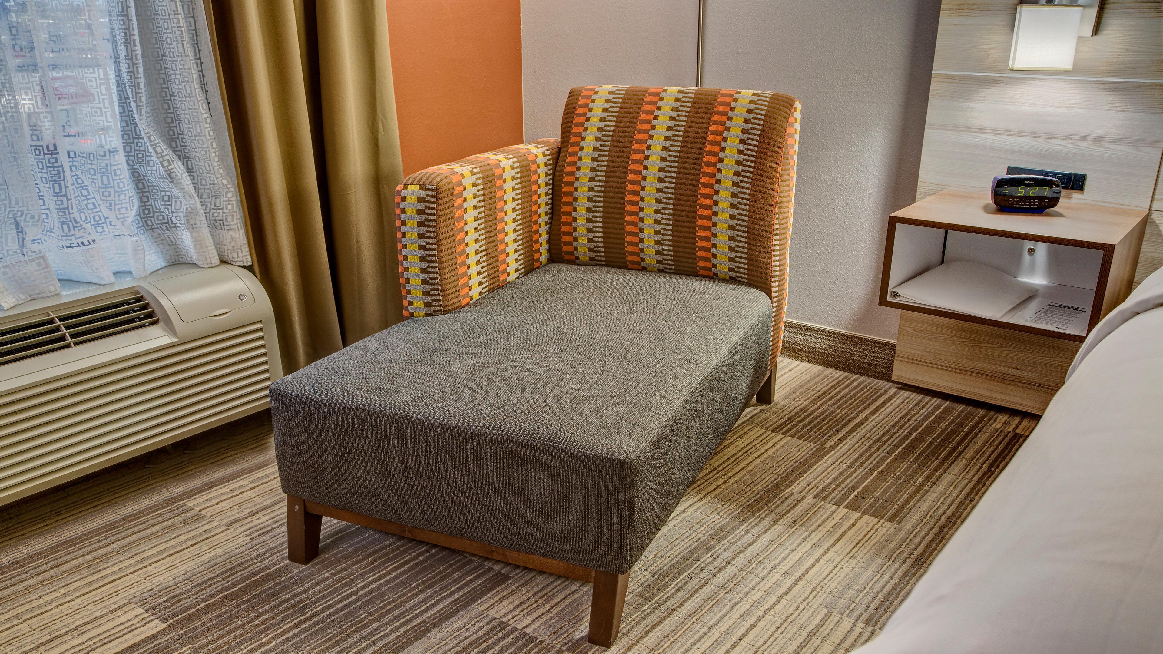 Holiday Inn Express Hotel & Suites London By Ihg Екстер'єр фото