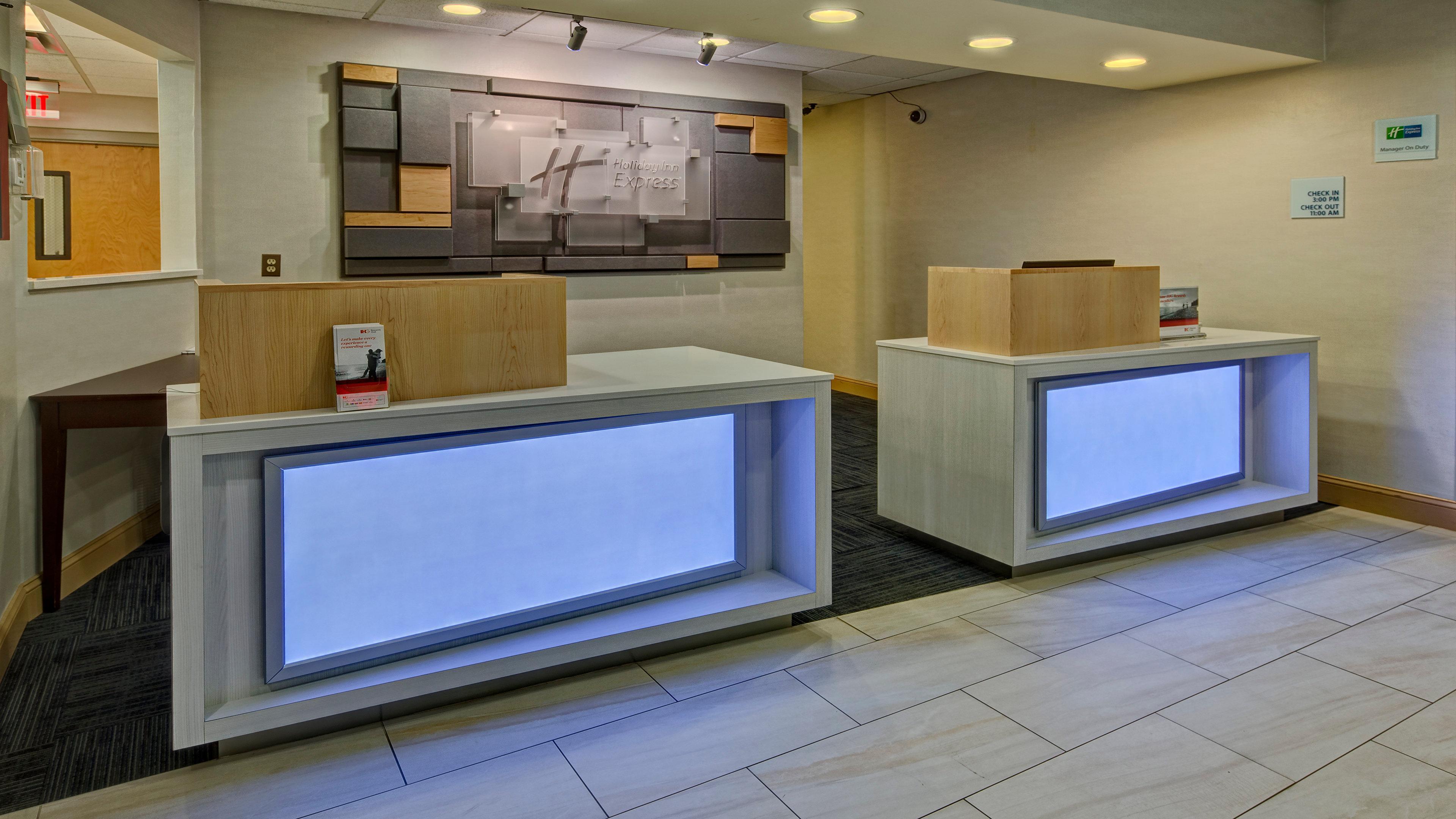 Holiday Inn Express Hotel & Suites London By Ihg Екстер'єр фото