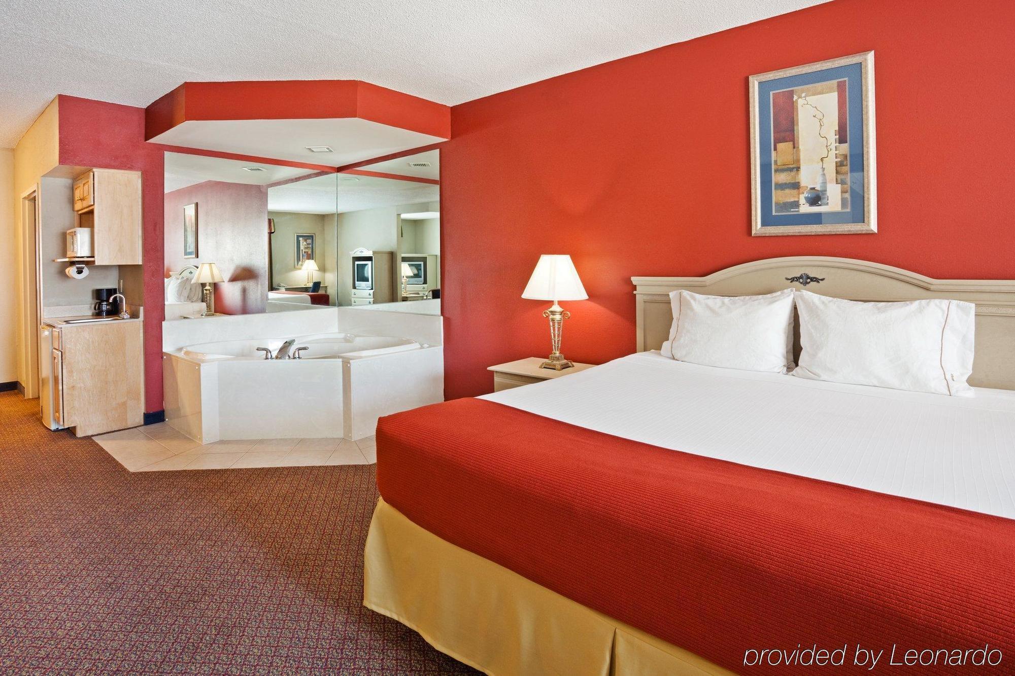 Holiday Inn Express Hotel & Suites London By Ihg Номер фото