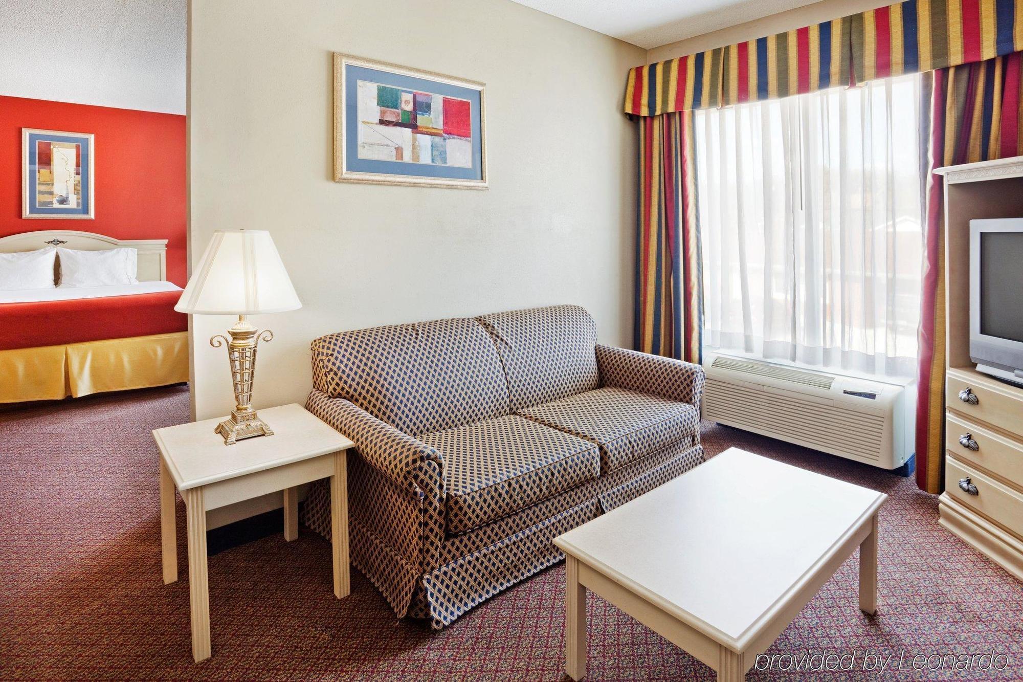 Holiday Inn Express Hotel & Suites London By Ihg Номер фото