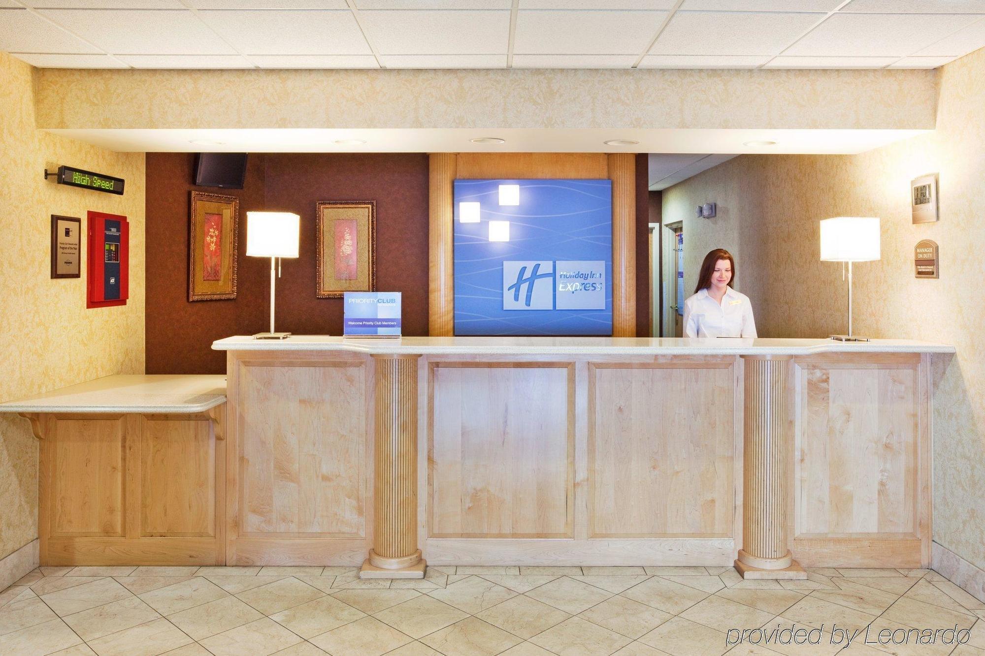 Holiday Inn Express Hotel & Suites London By Ihg Інтер'єр фото